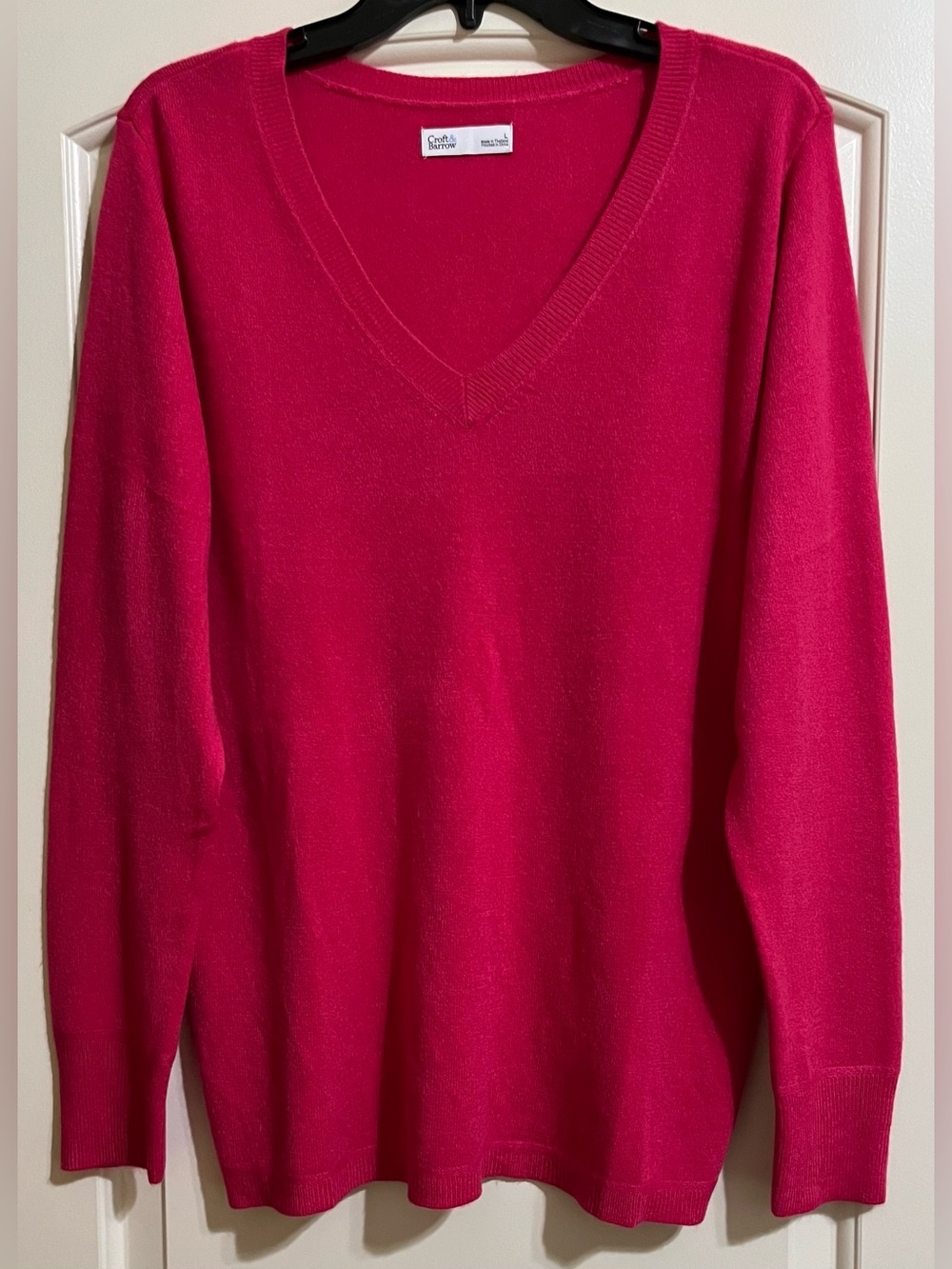 NWOT Croft & Barrow Fuchsia V-Neck Women's Sweater Size Large SOFT